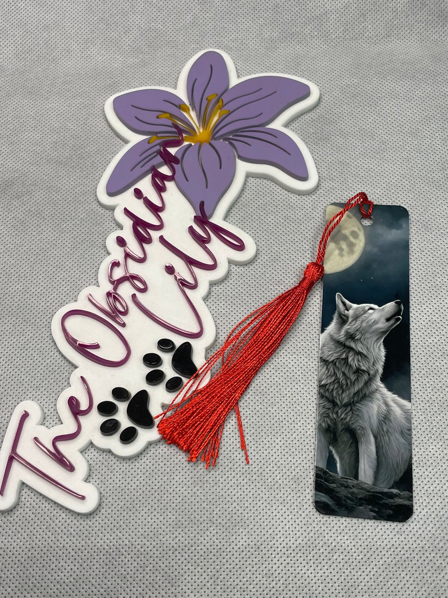 Wolf (Red Tassel) Aluminum Bookmark